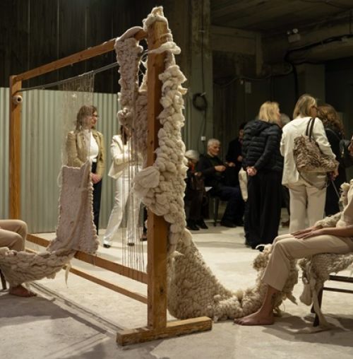 Θερμή η υποδοχή της έκθεσης σύγχρονης τέχνης “In/Out of Time - Στην ώρα, εκτός χρόνου”, στο κτίριο Νόμπελ