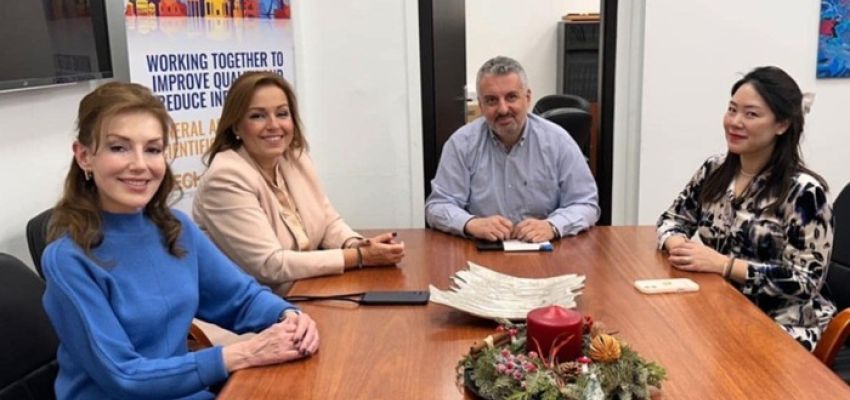 Προσφορά έργων τέχνης από τον Σύλλογο “Καλλιστώ” στο Νοσοκομείο Άγιος Σάββας