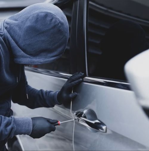 Συνελήφθη 55χρονος για κλοπές από σταθμευμένα αυτοκίνητα σε Χαλάνδρι και άλλες περιοχές της Αττικής