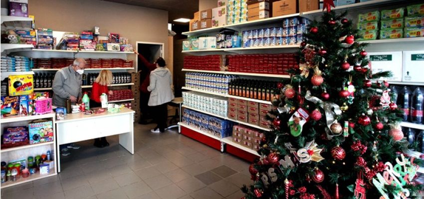 Myxalandri.gr / Το Κοινωνικό Παντοπωλείο Χαλανδρίου έστρωσε  χριστουγεννιάτικο τραπέζι για εκατοντάδες οικογένειες
