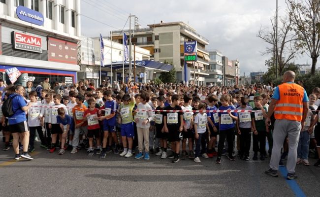 Εντυπωσιακή η συμμετοχή των μαθητών του Χαλανδρίου στον αγώνα δρόμου επί της Μαραθώνιας Διαδρομής
