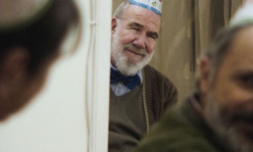Προβολή της ταινίας “Με Αξιοπρέπεια” του Δημήτρη Κατσιμίρη, στο Cine ΑΘΗΝΑ στο Χαλάνδρι