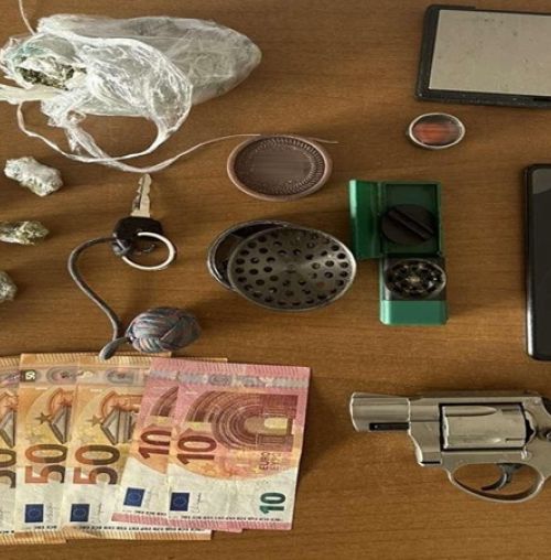 Συνελήφθη στο Χαλάνδρι 23χρονος που διακινούσε ναρκωτικές ουσίες – Εκμεταλλευόταν την εργασία του ως διανομέας