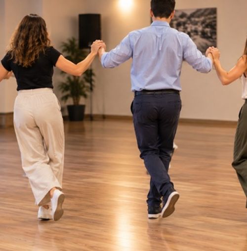 Μαθήματα Παραδοσιακού Χορού με τον Σύλλογο Χαλανδρίου ΑΡΓΩ