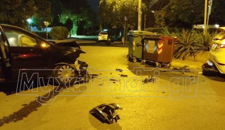 Σφοδρή σύγκρουση δύο αυτοκινήτων στο Χαλάνδρι (φωτογραφίες)