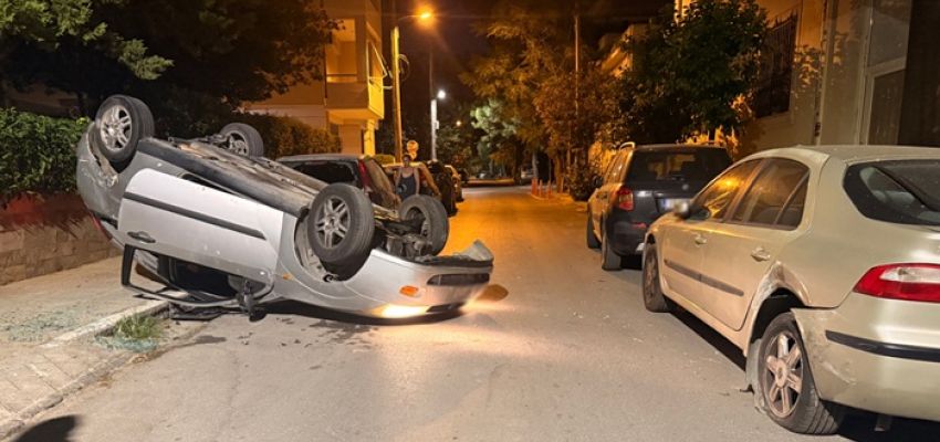 Τροχαίο στο Χαλάνδρι: Αυτοκίνητο προσέκρουσε σε σταθμευμένο όχημα και ανατράπηκε