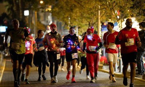 Το Χαλάνδρι έτρεξε στη μαγεία των Χριστουγέννων – 800 δρομείς στο 5ο Run the Christmas Night @ Chalandri